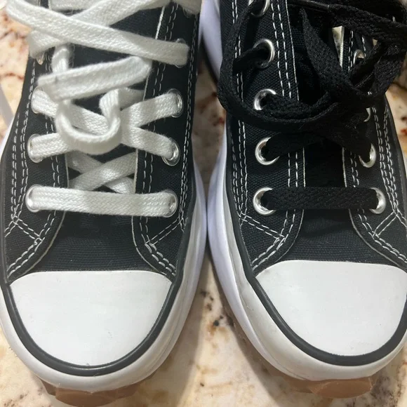 Great condition Converse Black and White Women's Sneakers - Picture 9 of 14